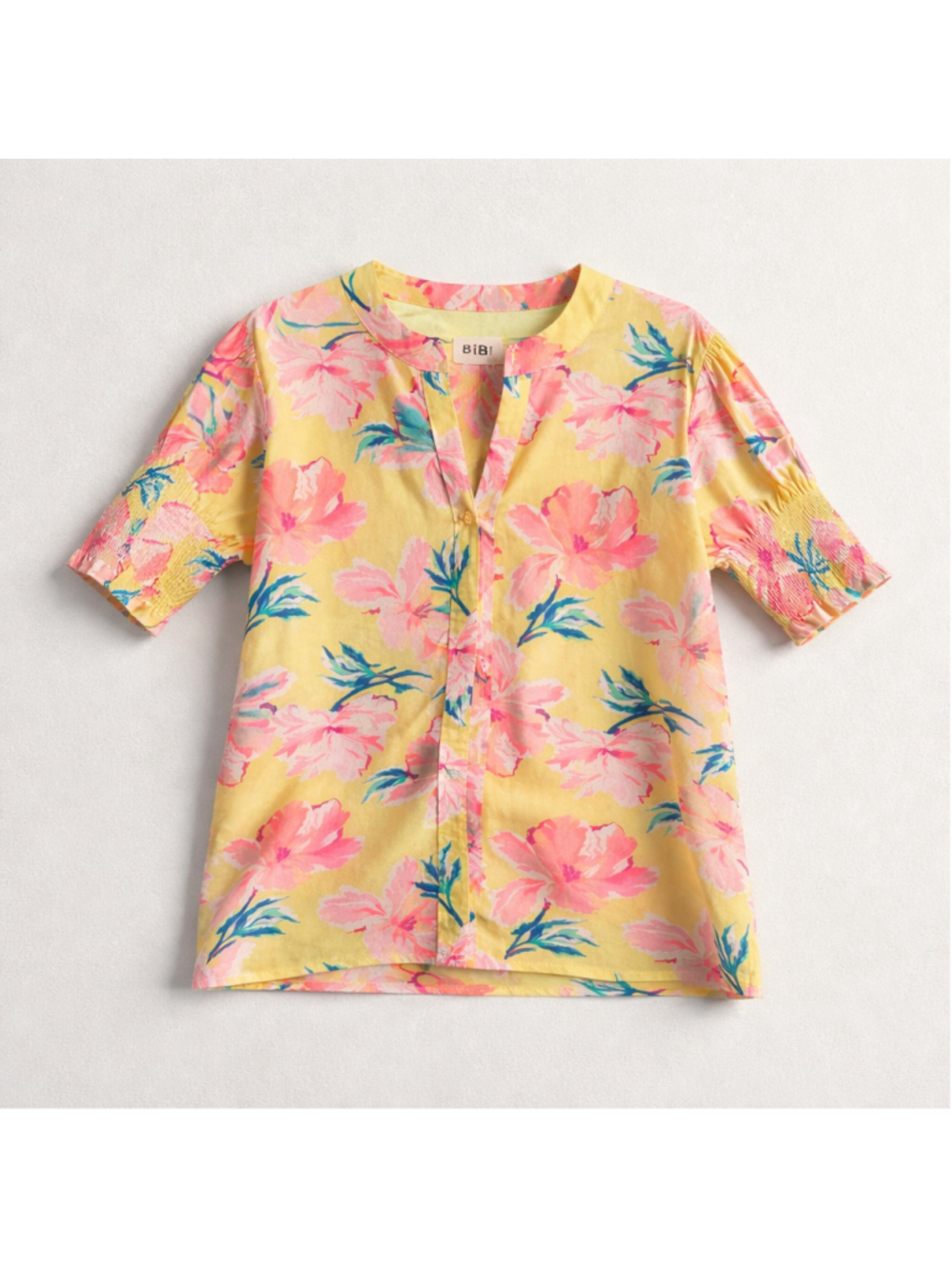 0266 NWOT **BIBI** Yellow Flowered Short Sleeve Blouse